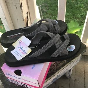 Skechers yoga foam sandals